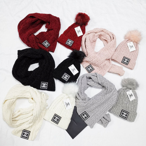 Desinger Hat and Scarf Set