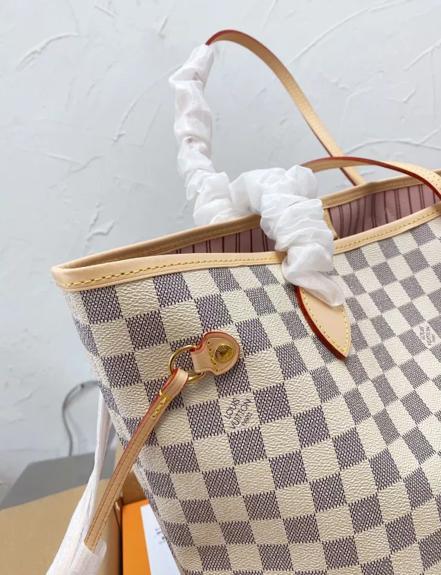 Wholesale NeverFull #LOV