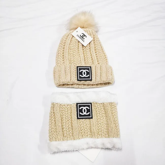 Designer Hat Bib Set