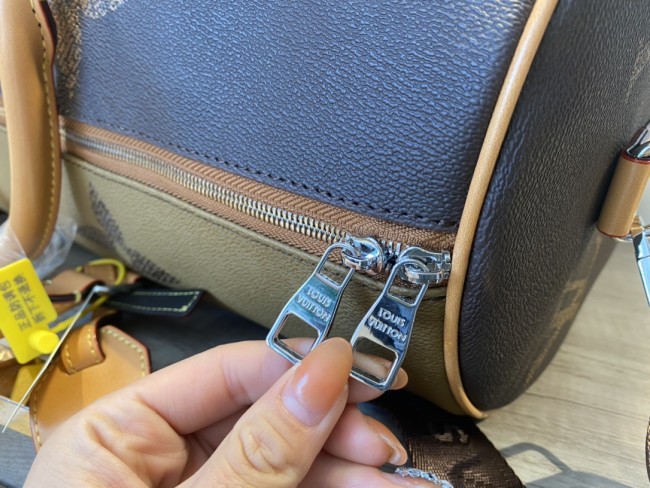 Wholesale Luggage Bag #LOV