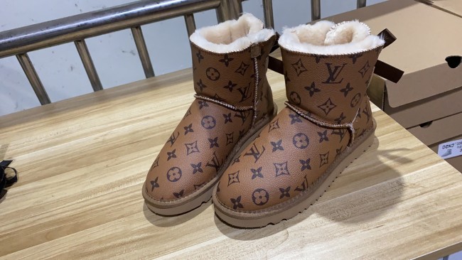 Wholesale  Leather Boots #LOV #UG