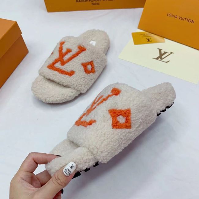 Wholesale Lambswool Slides #LOV