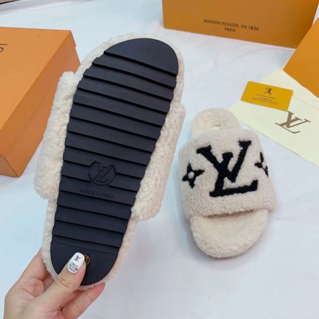 Wholesale Lambswool Slides #LOV