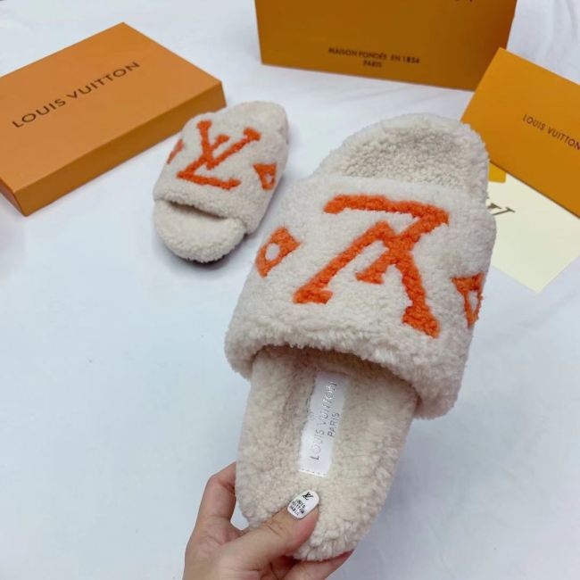 Wholesale Lambswool Slides #LOV