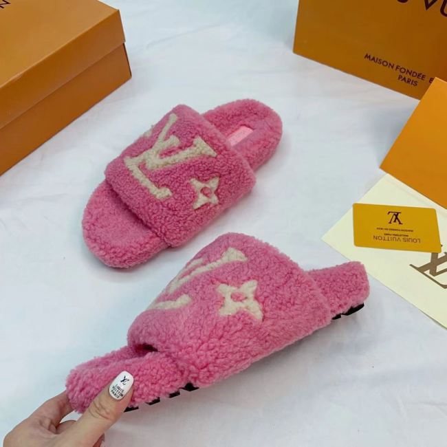 Wholesale Lambswool Slides #LOV