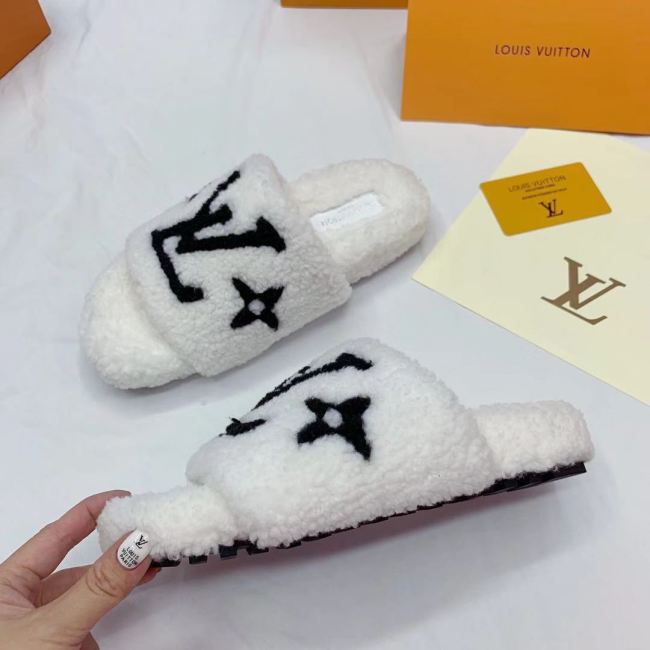 Wholesale Lambswool Slides #LOV
