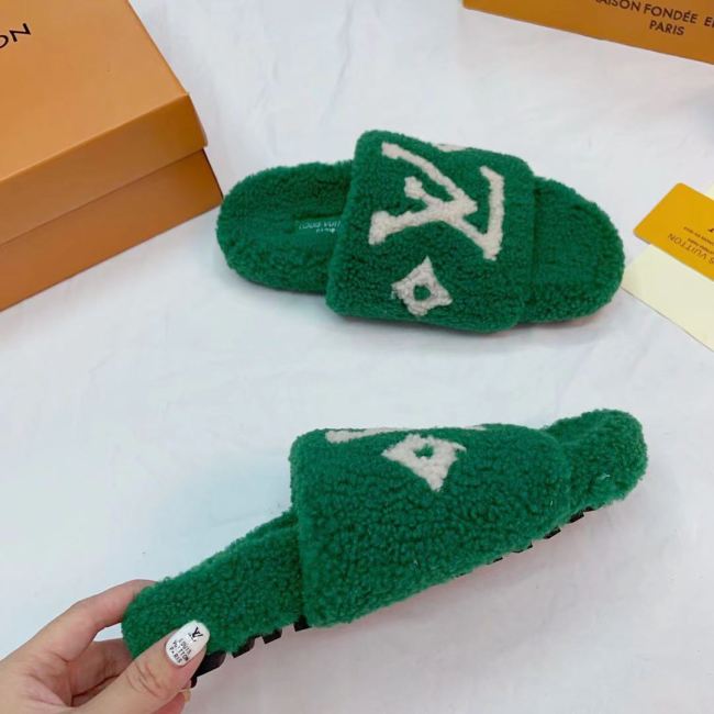 Wholesale Lambswool Slides #LOV