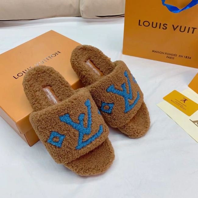 Wholesale Lambswool Slides #LOV