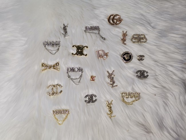 Random Brooches Set 20 pcs