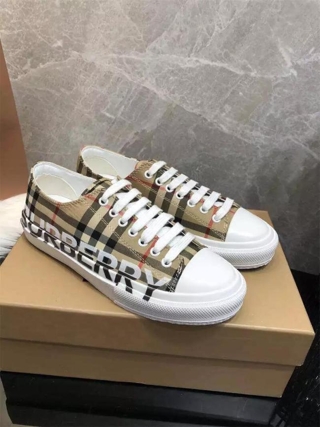 Women Wholesale Shoe and T-Shirt Set #BUR