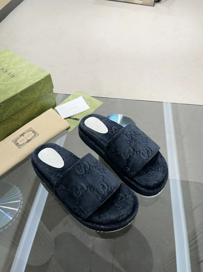 Wholesale Velvet Slides with Box #GUI