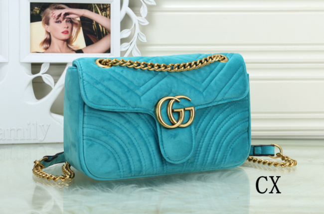 Wholesale Velvet Bag and Slides Set  #GUI