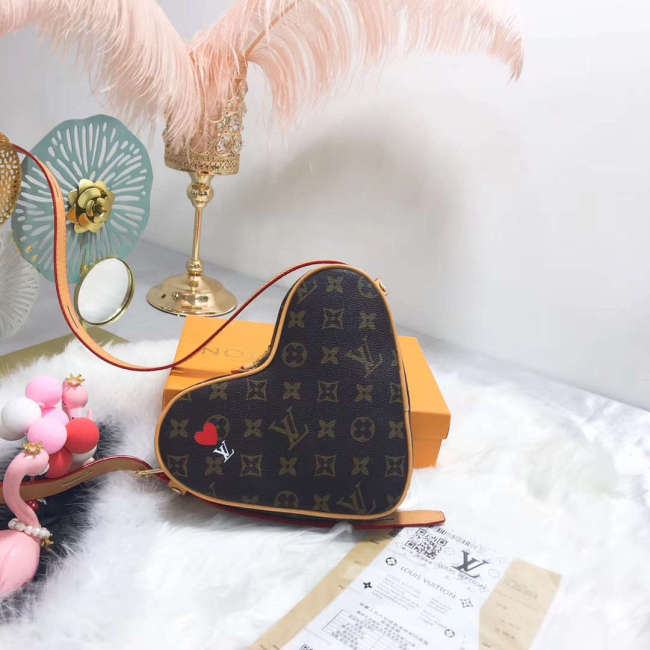 Wholesale Heart Bag No Box #LOV