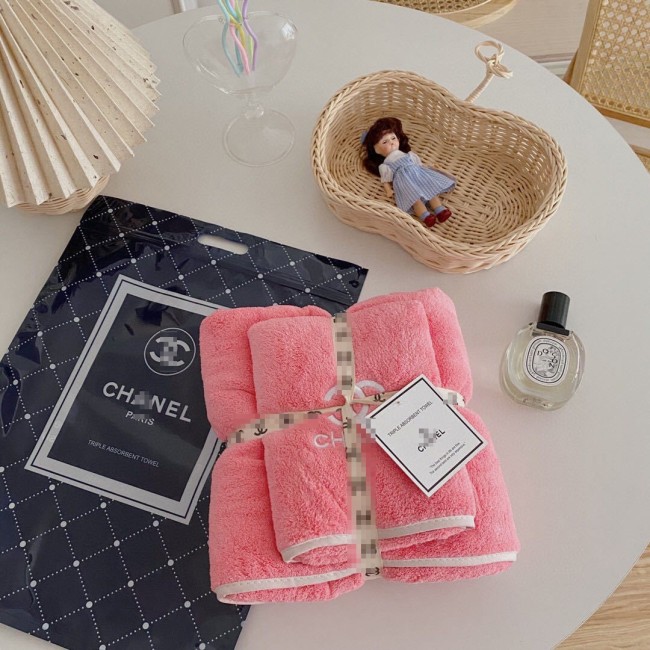 Designer Towel 2 pcs Set with Shopping Bags Coral Fleece Material