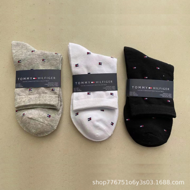 Tommy Medium Length Socks