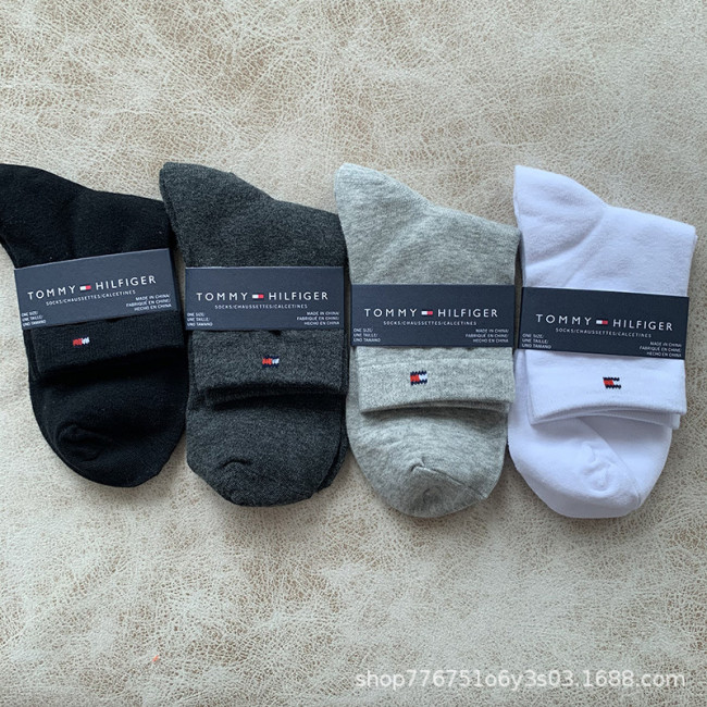 Tommy Medium Length Socks