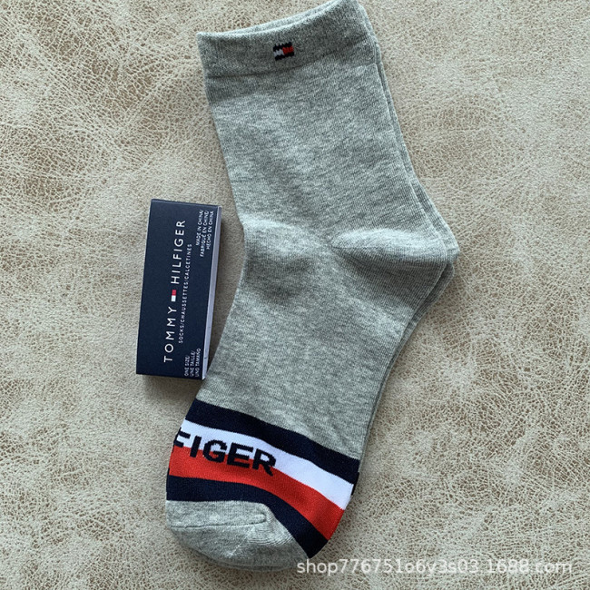 Tommy Medium Length Socks