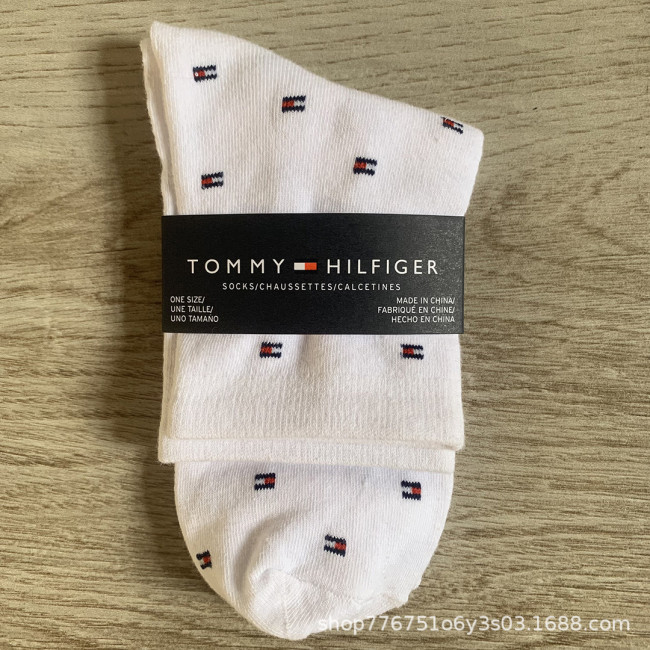 Tommy Medium Length Socks