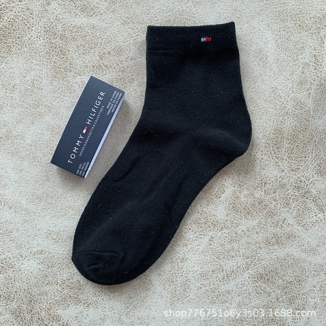 Tommy Medium Length Socks