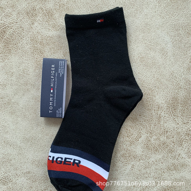 Tommy Medium Length Socks
