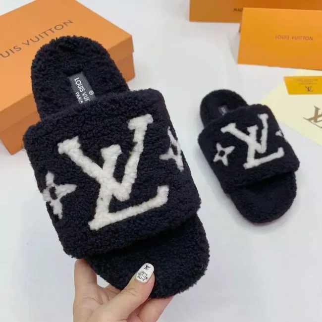 Wholesale Furry Slipper with Bag Set #LOV