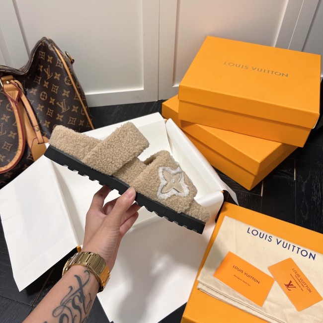 Wholesale Furry Slipper with Box #LOV