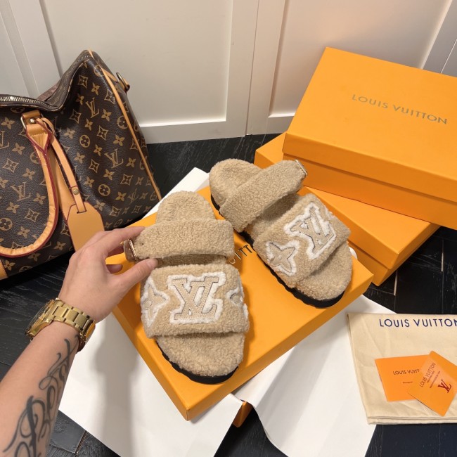 Wholesale Furry Slipper with Box #LOV