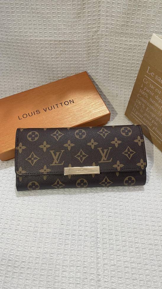 Women Comestic Bag with Box #LOV