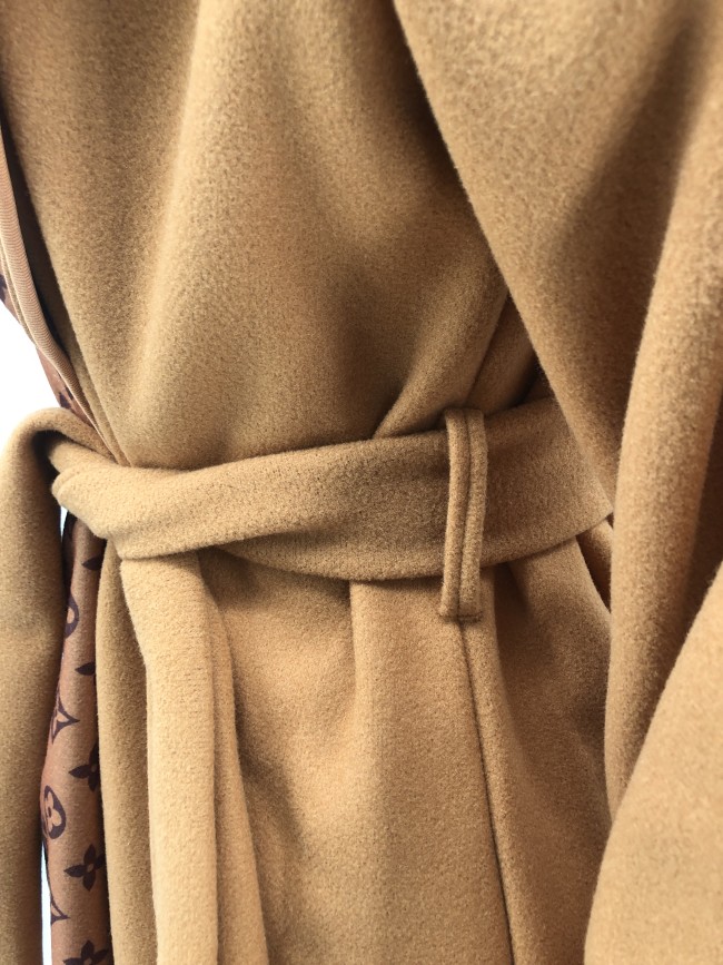 Wholesale Fashion Plus Size Coat for Women with Tags #LOV