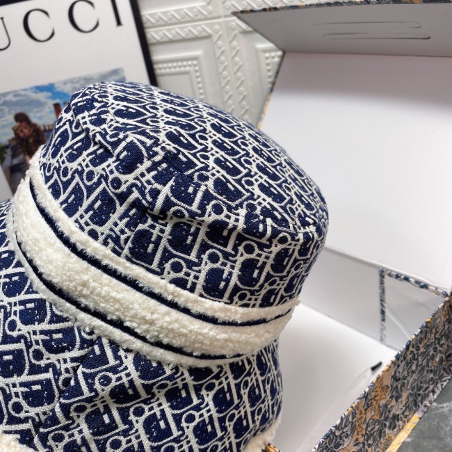 Furry Winter Bucket Hat #GUI