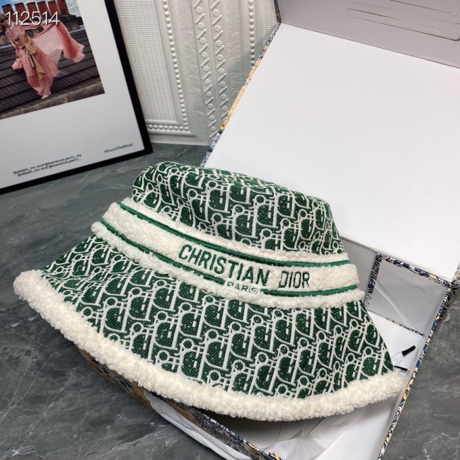 Furry Winter Bucket Hat #GUI