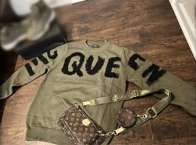 Women Sweater & Bag & Shoes Set  #MCQ #LOV