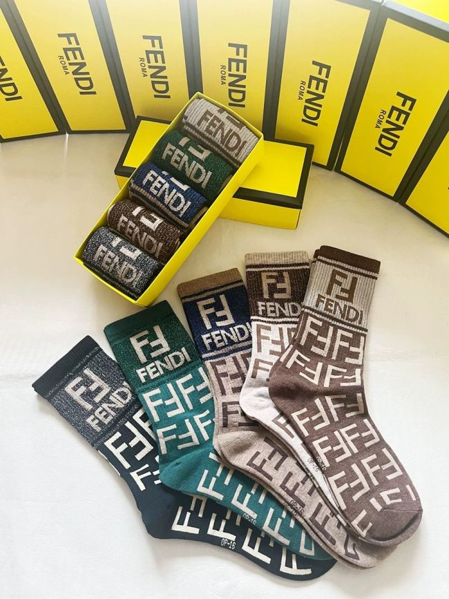 Wholessle Top Quality Fashion Socks with Box(One box contains 5 pairs)