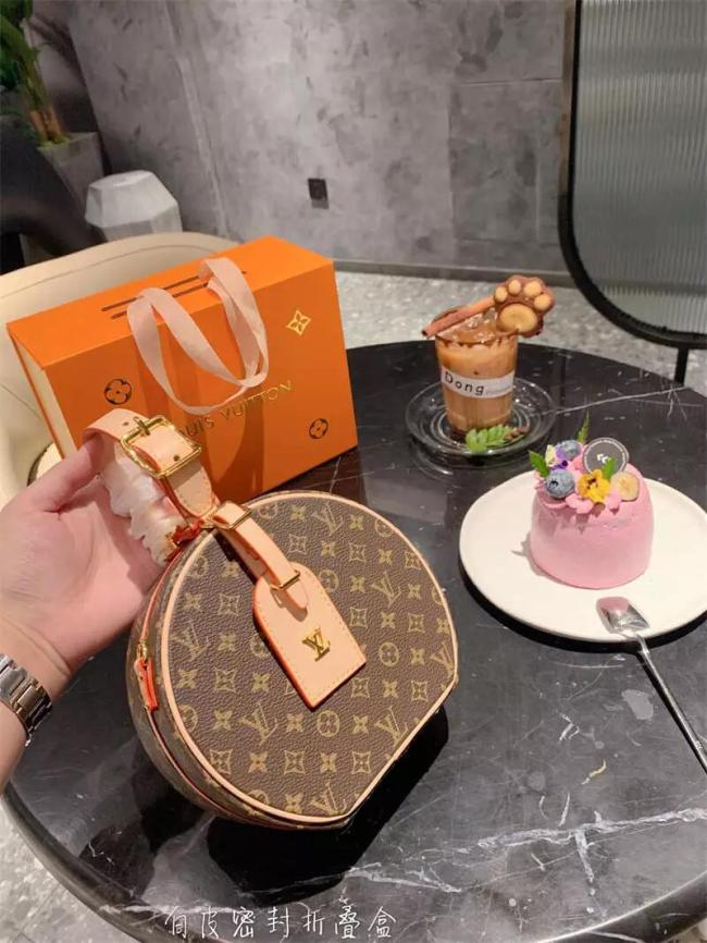 1 Set Fashion Boots & Coat & Handbag Free Shipiing #LOV