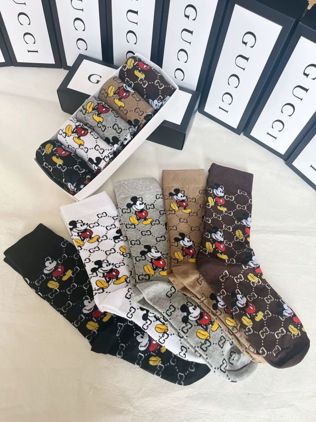 Wholessle Top Quality Fashion Socks with Box(One box contains 5 pairs)