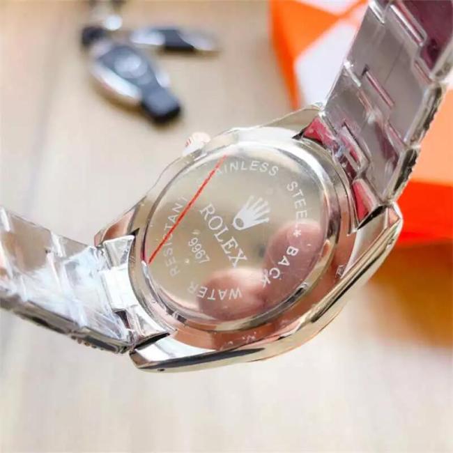 Top Quality Designer Quartz Watch with Box Free Shipping