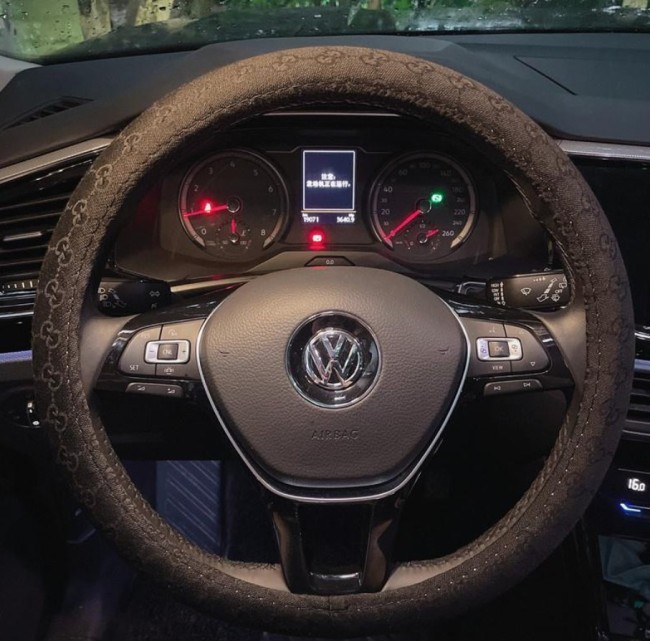 Wholesale 2 pcs Fashion Steering Wheel Cover Free Shipping