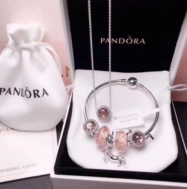 Women Top Quality Bracelet with Box #PAN