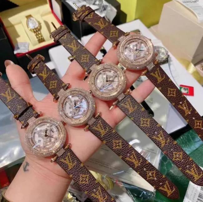 Top quality quartz watch with box free shipping #LOV