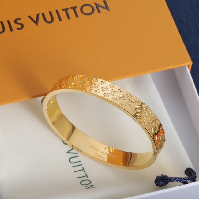 Fashion Bracelets No Box #CHN #LOV