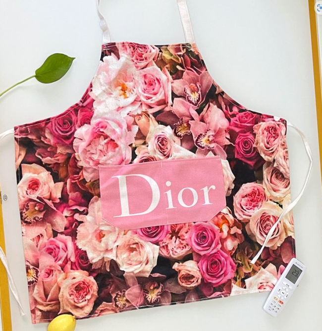 Wholesale fashion apron free size #CHN #LOV #DIO