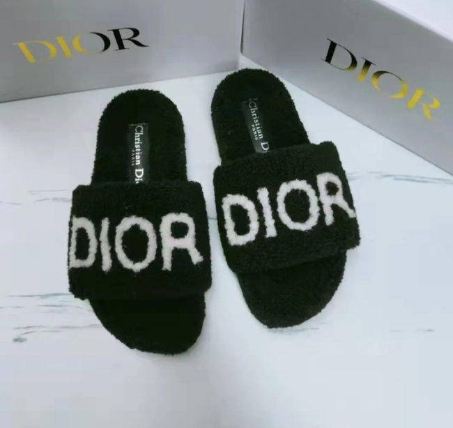  Fashion Furry Slides with Box #DIO