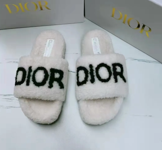  Fashion Furry Slides with Box #DIO