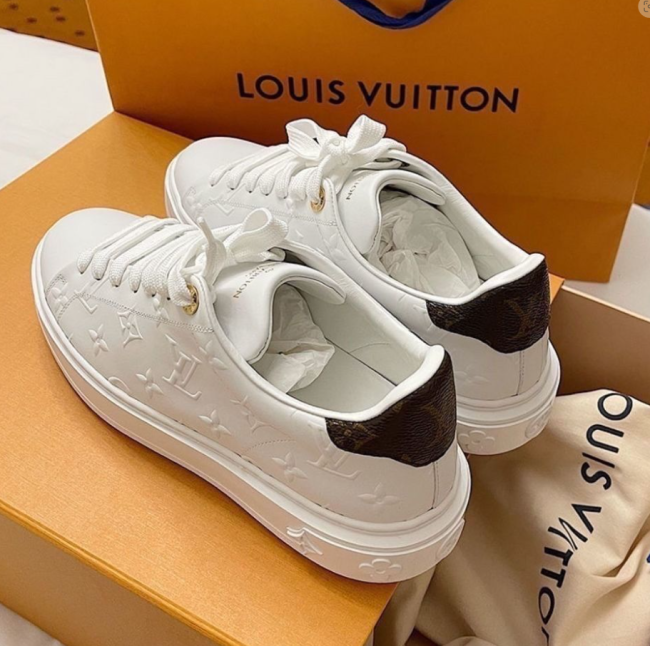 1 Pair fashion casual sport shoes size:6-12 with box #LOV