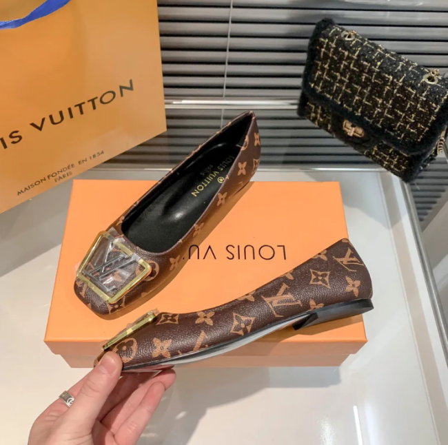 Women Fashion Shoes with Box #LOV