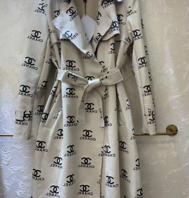 High Quality Windbreaker with Tags #LOV #FEI #CHN