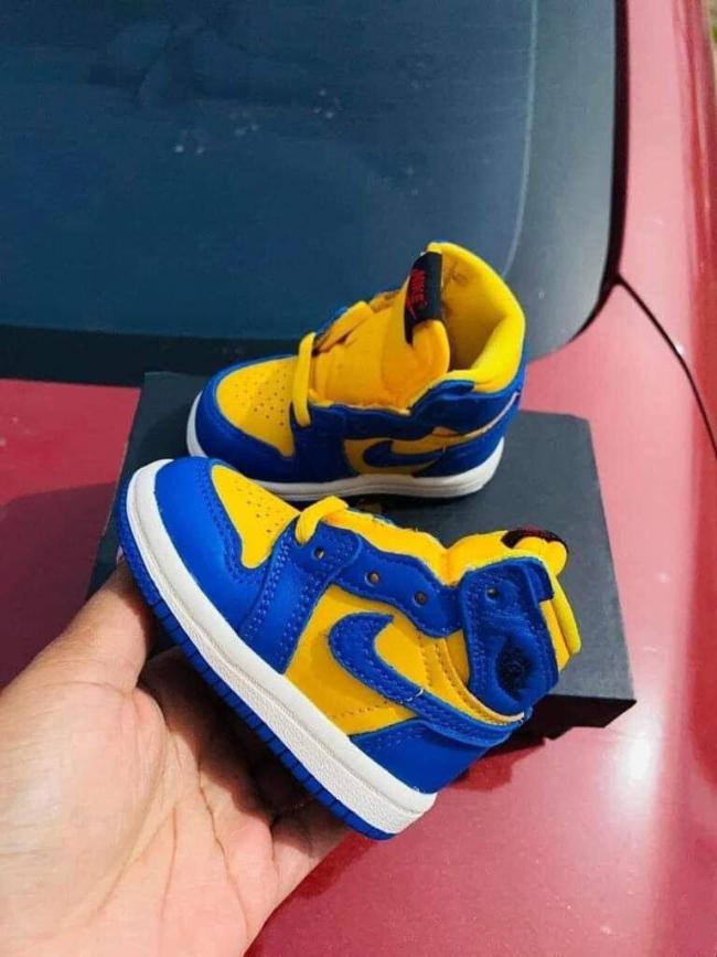 1 pair sport shoes for kid with box size:8C-3Y #NIK