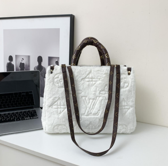 Fashion Furry Tote Bag #LOV