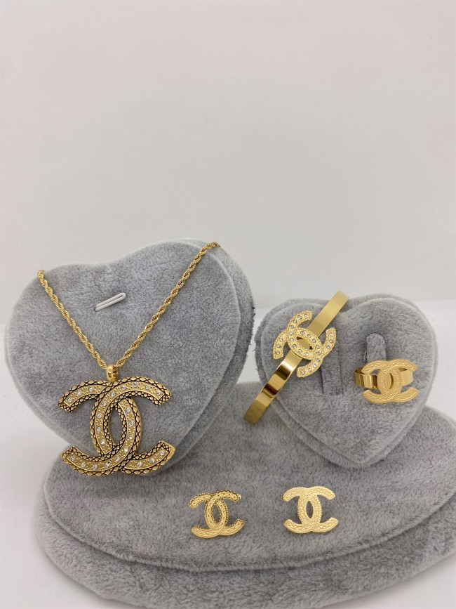 Fashion Jewery 4 pcs Se #CHN #LOV #GUI #VER