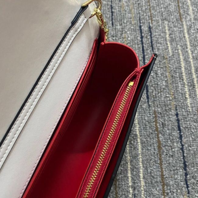 High Quality CL Bag with Box Free Shipping